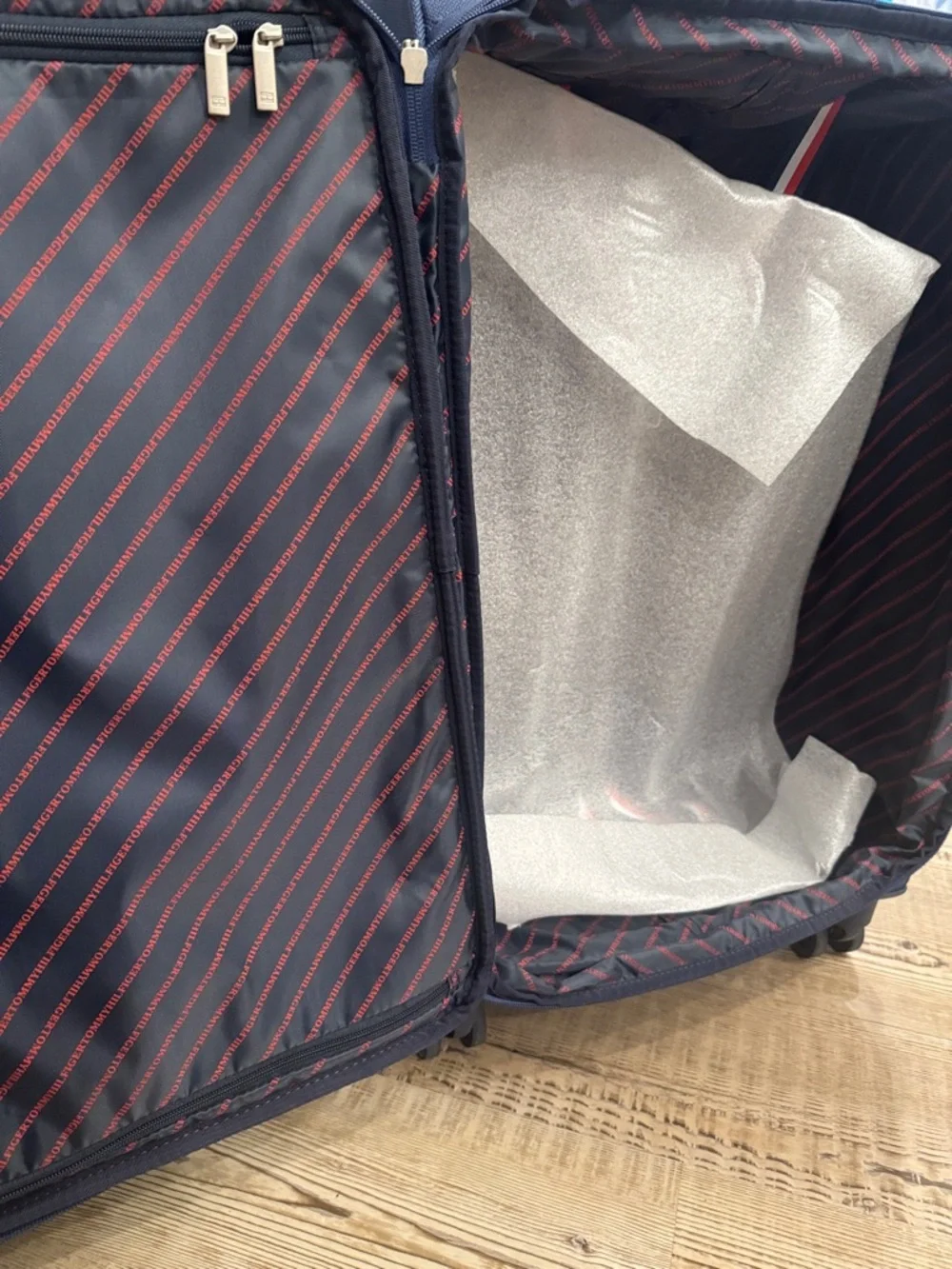 Tommy Hilfiger Luggage suitcase Logan Large Check-in Softside Spinner blue